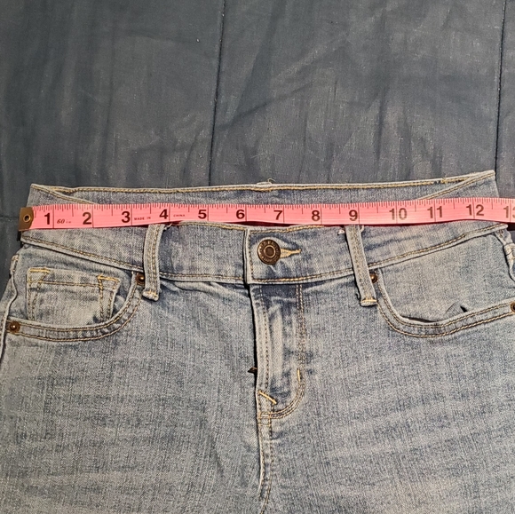 Old Navy Mid Rise Straight Leg Jeans - Picture 5 of 8